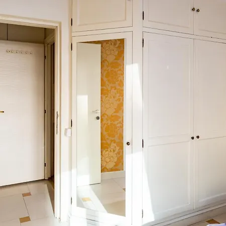 Down Town 1br W Self Check In * Бухарест